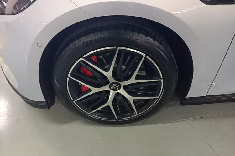 Used BYD Han L 2025 EV Four-Wheel Drive LiDAR Flagship Model Left Front Wheel Hub