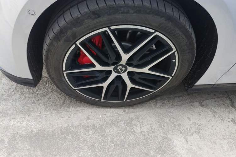 Used BYD Han L 2025 EV Four-Wheel Drive LiDAR Flagship Model Left Front Wheel Hub
