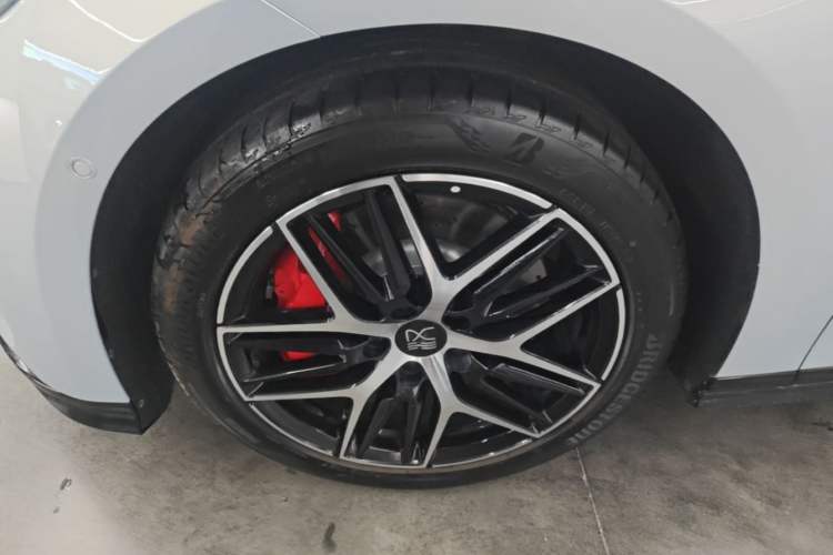 Used BYD Han L 2025 EV Four-Wheel Drive LiDAR Flagship Model Left Front Wheel Hub