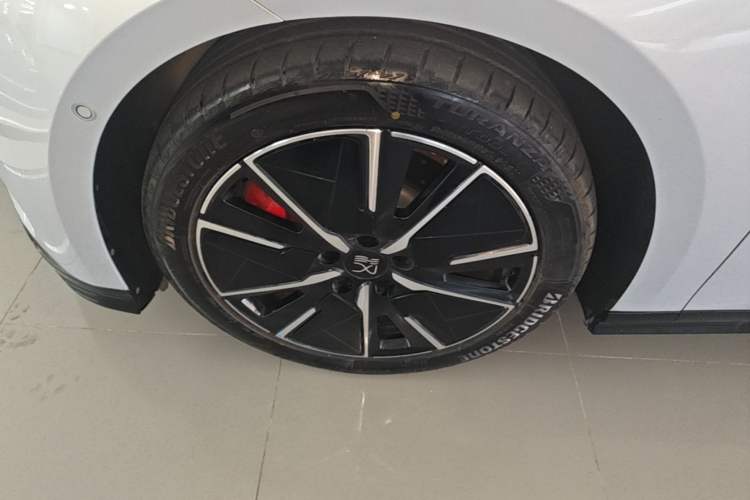 Used BYD Han L 2025 DM-i 200km LiDAR Flagship Model Left Front Wheel Hub