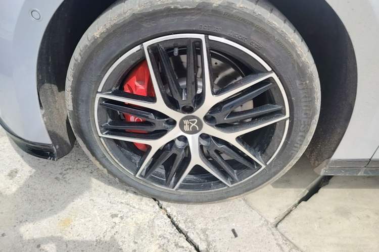 Used BYD Han L 2025 EV Four-Wheel Drive LiDAR Flagship Model Left Front Wheel Hub