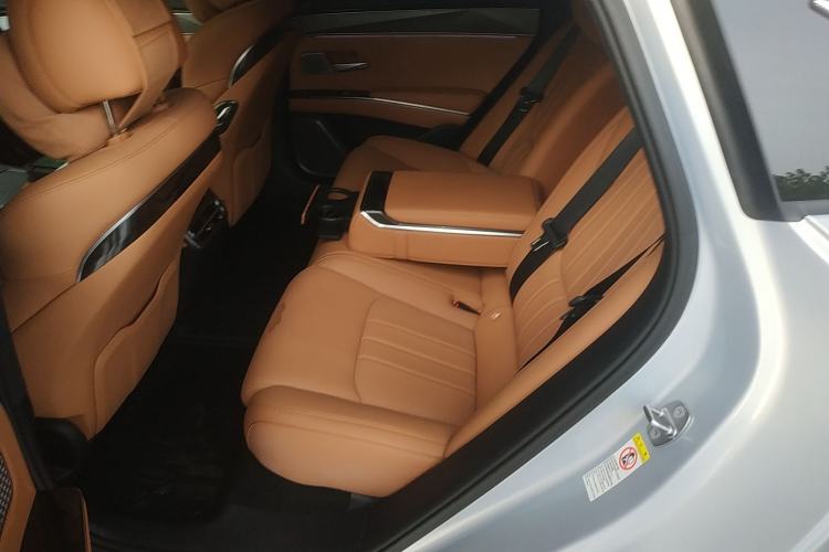 Used BYD Han L 2025 DM-i 200KM LiDAR Luxury Model Left Rear Seat