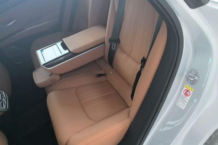 Used BYD Han L 2025 EV Four-Wheel Drive LiDAR Flagship Model Left Rear Seat
