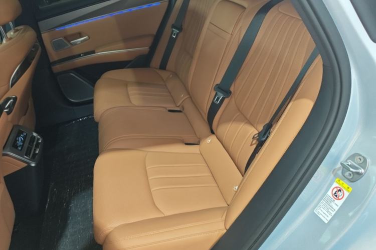 Used BYD Han L 2025 EV 701KM LiDAR Deluxe Edition Left Rear Seat
