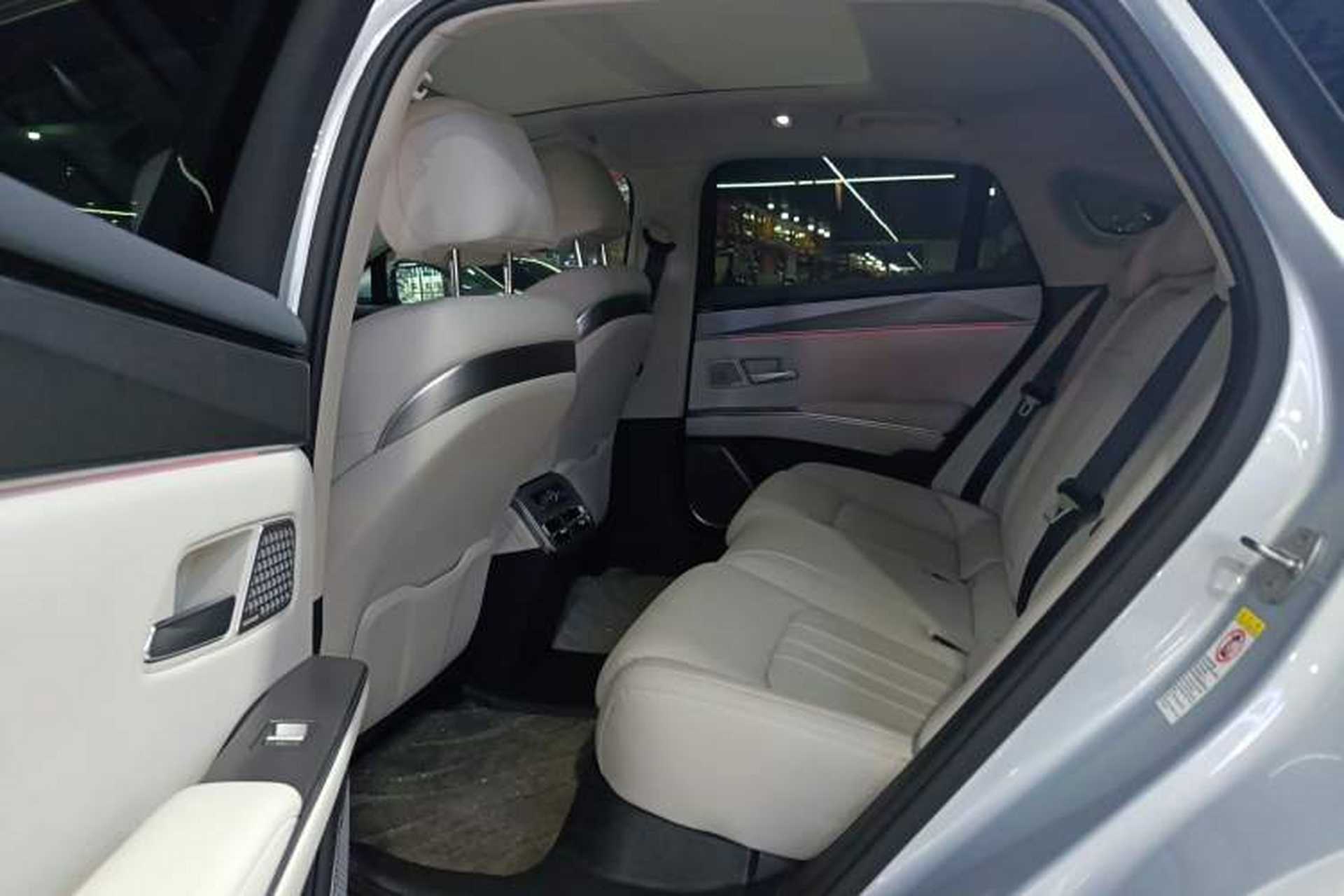 Used BYD Han L 2025 DM-i 200KM LiDAR Luxury Model Left Rear Seat