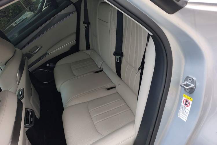 Used BYD Han L 2025 EV 701KM LiDAR Deluxe Edition Left Rear Seat