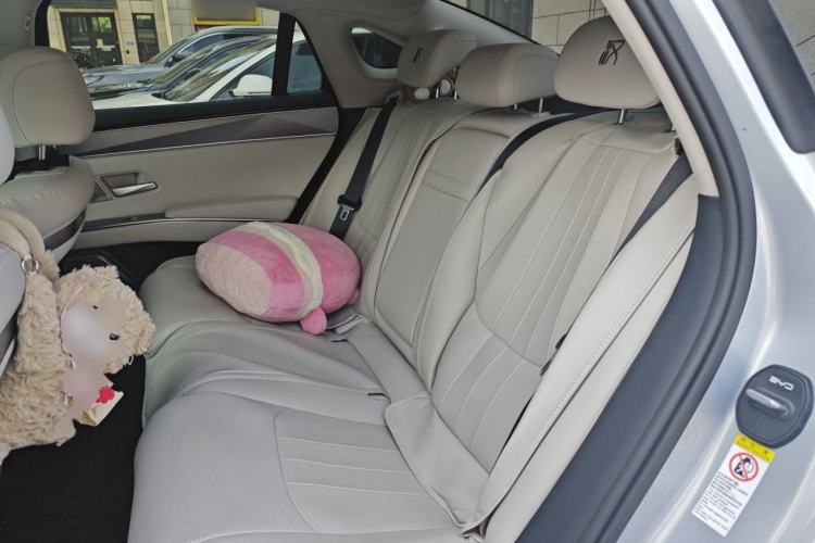 Used BYD Han L 2025 DM-i 200KM LiDAR Luxury Model Left Rear Seat