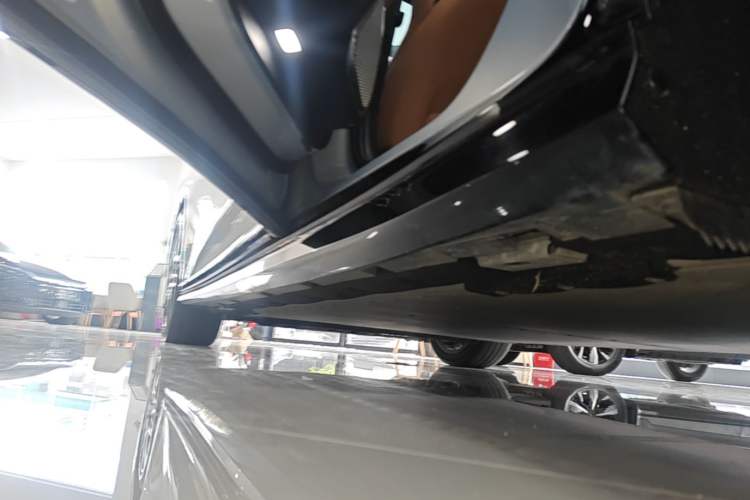 Used BYD Han L 2025 EV Four-Wheel Drive LiDAR Flagship Model Left Side Sill