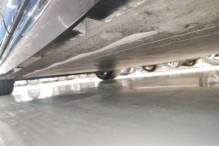 Used BYD Han L 2025 EV 701KM LiDAR Deluxe Edition Left Side Sill