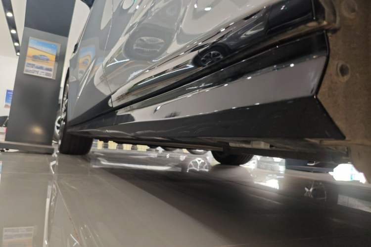 Used BYD Han L 2025 EV Four-Wheel Drive LiDAR Flagship Model Left Side Sill