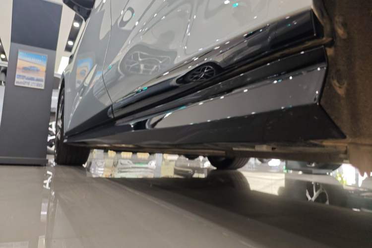 Used BYD Han L 2025 EV Four-Wheel Drive LiDAR Flagship Model Left Side Sill