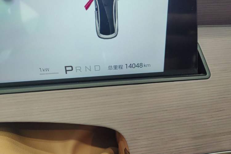Used BYD Han L 2025 EV Four-Wheel Drive LiDAR Flagship Model Odometer Close Up