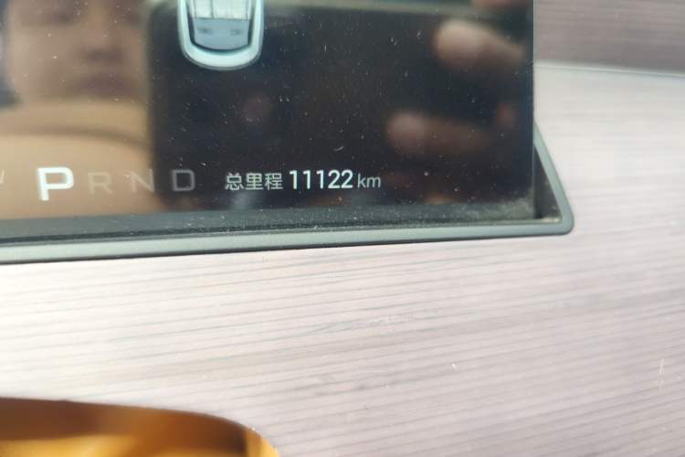 Used BYD Han L 2025 EV Four-Wheel Drive LiDAR Flagship Model Odometer Close Up