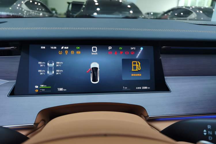 Used BYD Han L 2025 DM-i 200km LiDAR Flagship Model Odometer Close Up