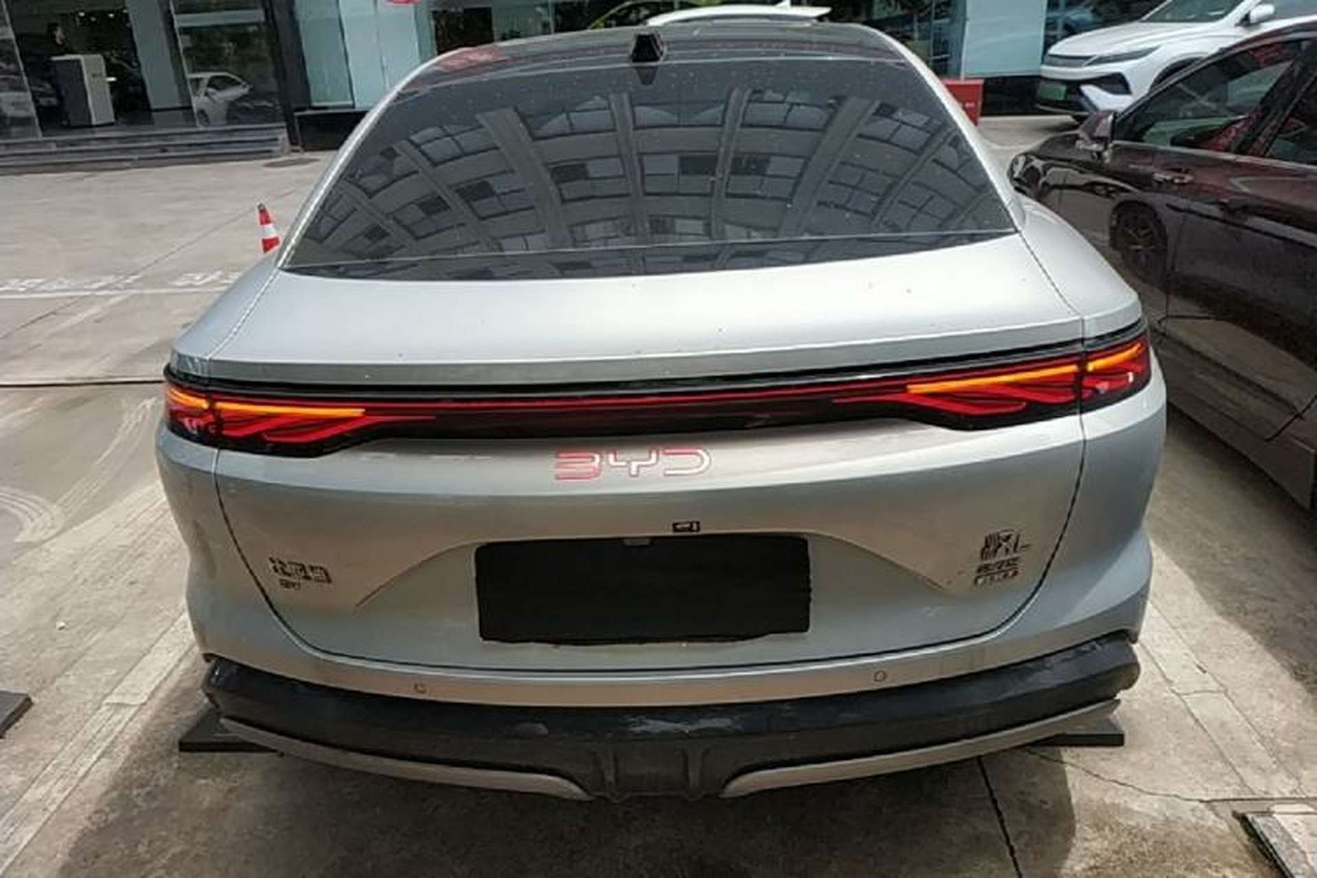 Used BYD Han L 2025 EV Four-Wheel Drive LiDAR Flagship Model Rear