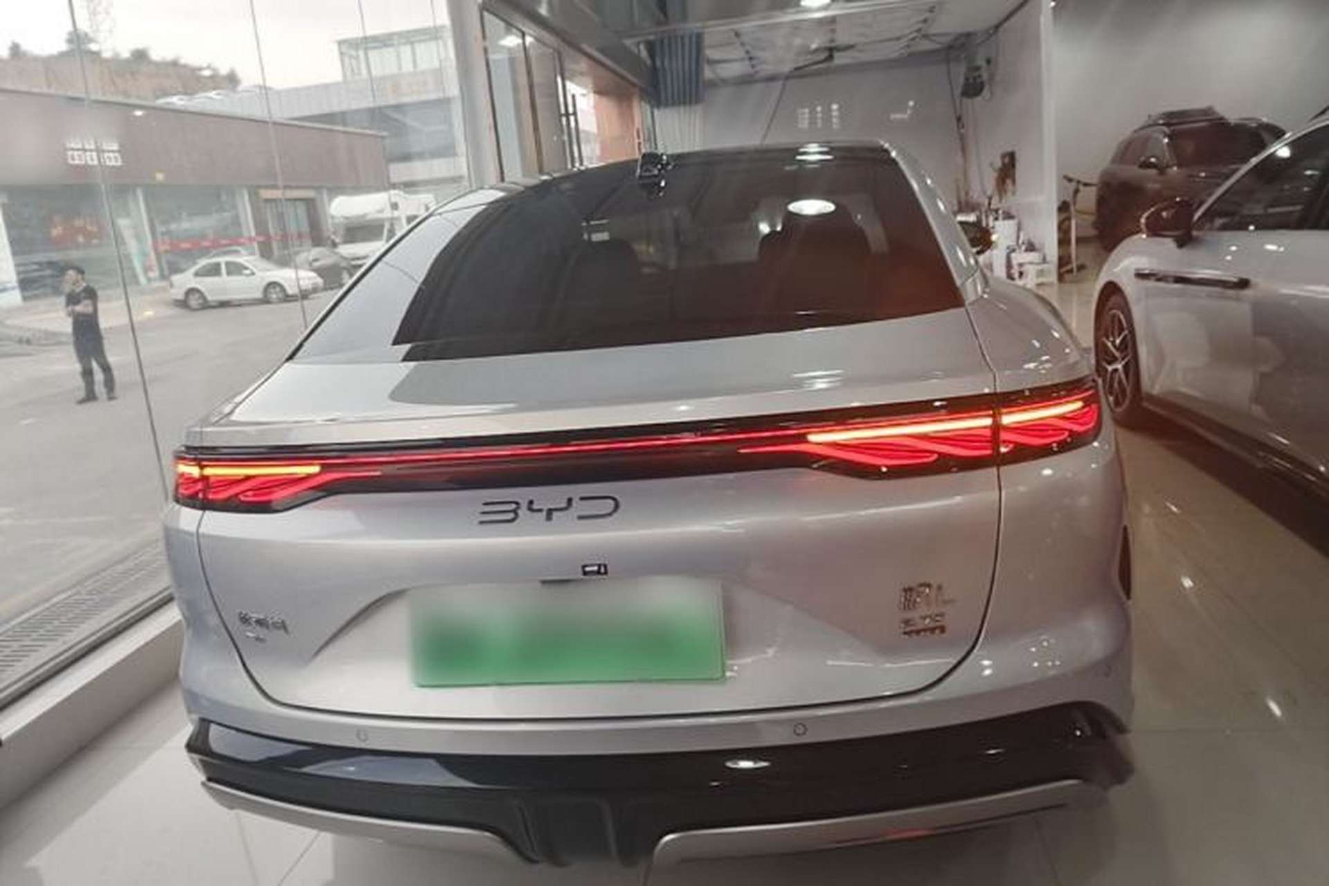 Used BYD Han L 2025 EV Four-Wheel Drive LiDAR Flagship Model Rear
