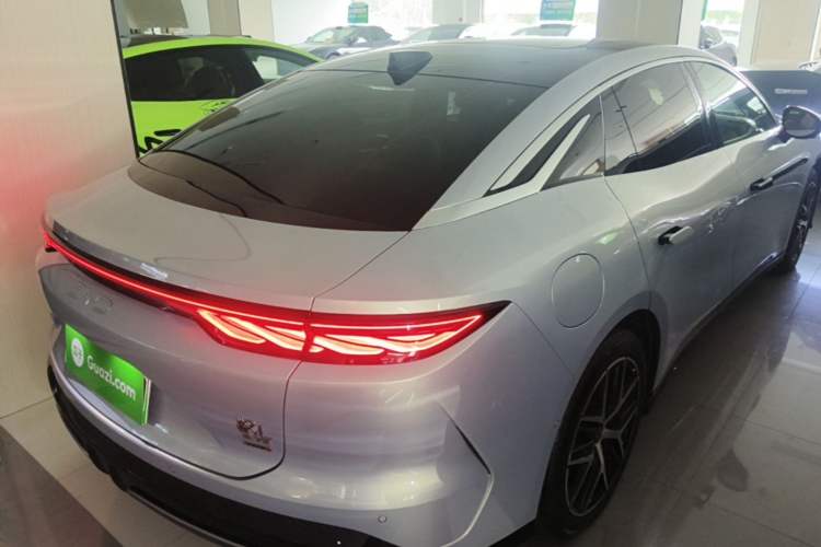 Used BYD Han L 2025 EV Four-Wheel Drive LiDAR Flagship Model Rear Right 45 Deg