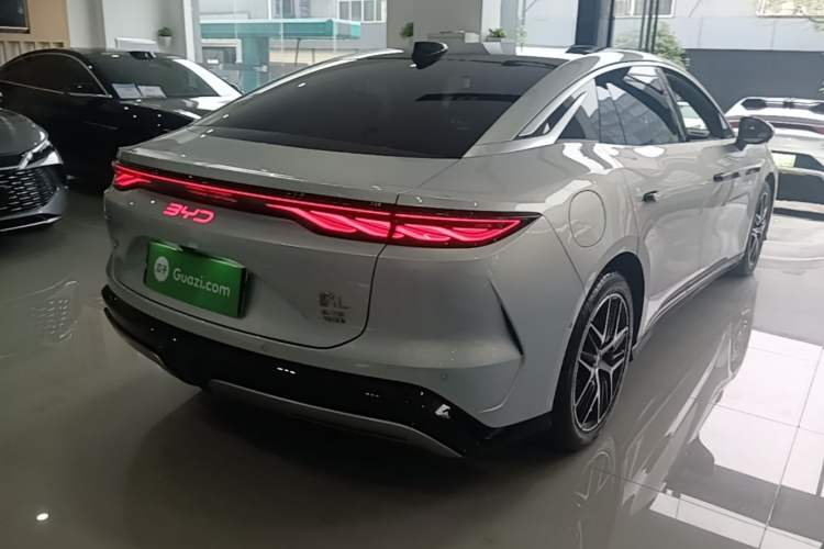 Used BYD Han L 2025 EV Four-Wheel Drive LiDAR Flagship Model Rear Right 45 Deg