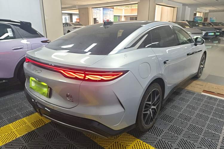 Used BYD Han L 2025 EV Four-Wheel Drive LiDAR Flagship Model Rear Right 45 Deg