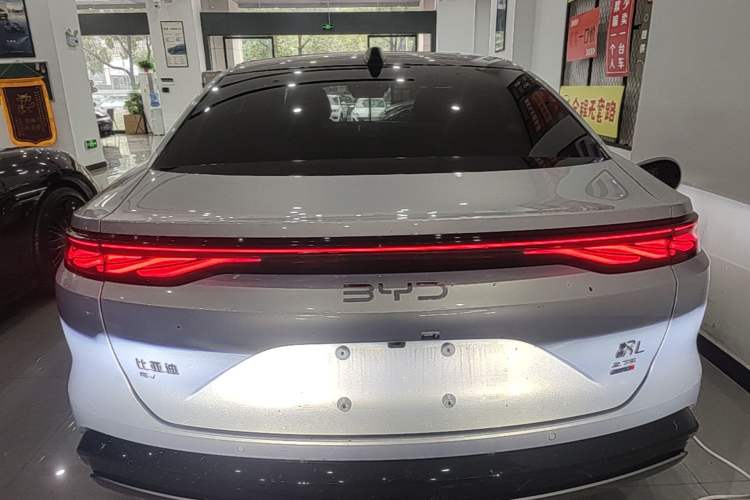 Used BYD Han L 2025 EV Four-Wheel Drive LiDAR Flagship Model Rear