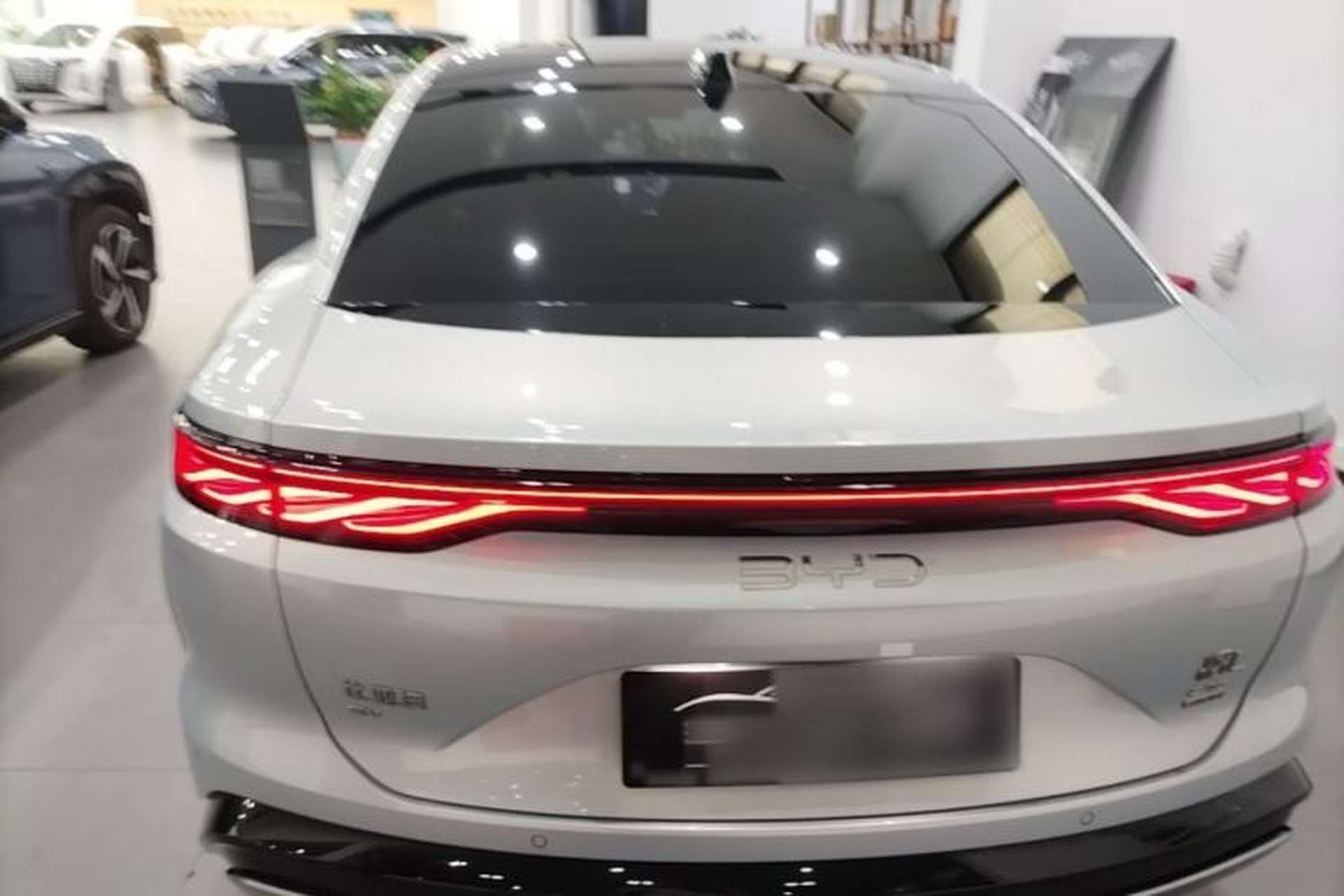 Used BYD Han L 2025 EV Four-Wheel Drive LiDAR Flagship Model Rear