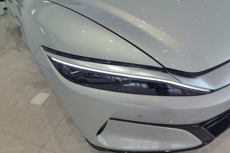 Used BYD Han L 2025 EV Four-Wheel Drive LiDAR Flagship Model Right Front Headlight
