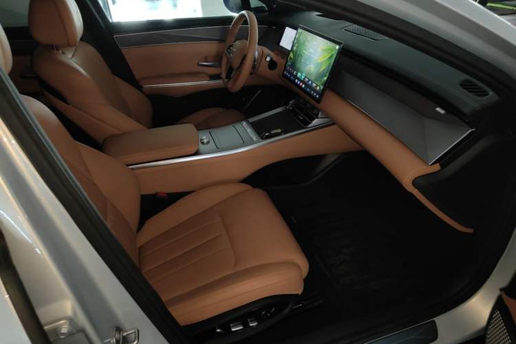 Used BYD Han L 2025 EV Four-Wheel Drive LiDAR Flagship Model Right Front Seat