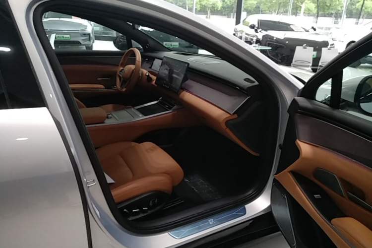 Used BYD Han L 2025 EV Four-Wheel Drive LiDAR Flagship Model Right Front Seat