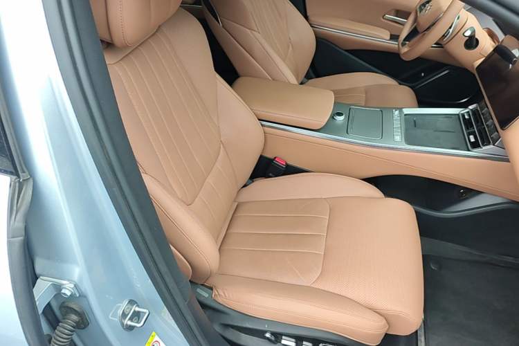 Used BYD Han L 2025 EV Four-Wheel Drive LiDAR Flagship Model Right Front Seat