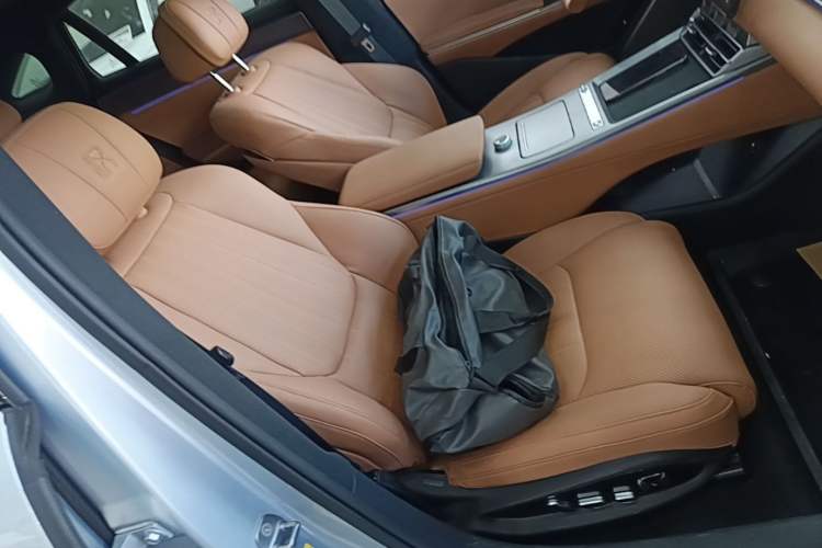 Used BYD Han L 2025 EV Four-Wheel Drive LiDAR Flagship Model Right Front Seat