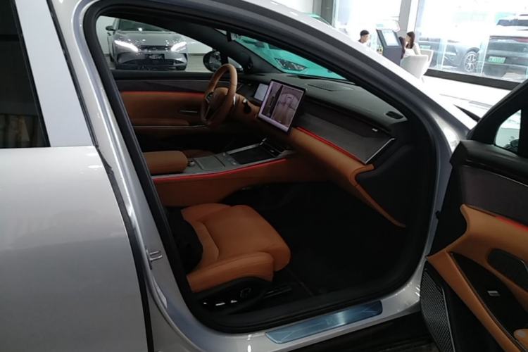 Used BYD Han L 2025 DM-p Four-Wheel-Drive LiDAR Flagship Model Right Front Seat