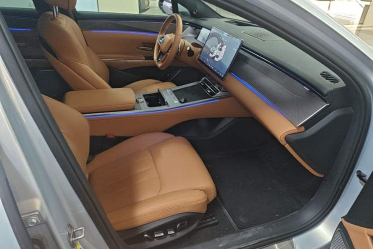Used BYD Han L 2025 EV Four-Wheel Drive LiDAR Flagship Model Right Front Seat
