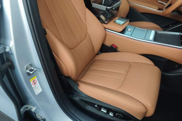 Used BYD Han L 2025 EV Four-Wheel Drive LiDAR Flagship Model Right Front Seat