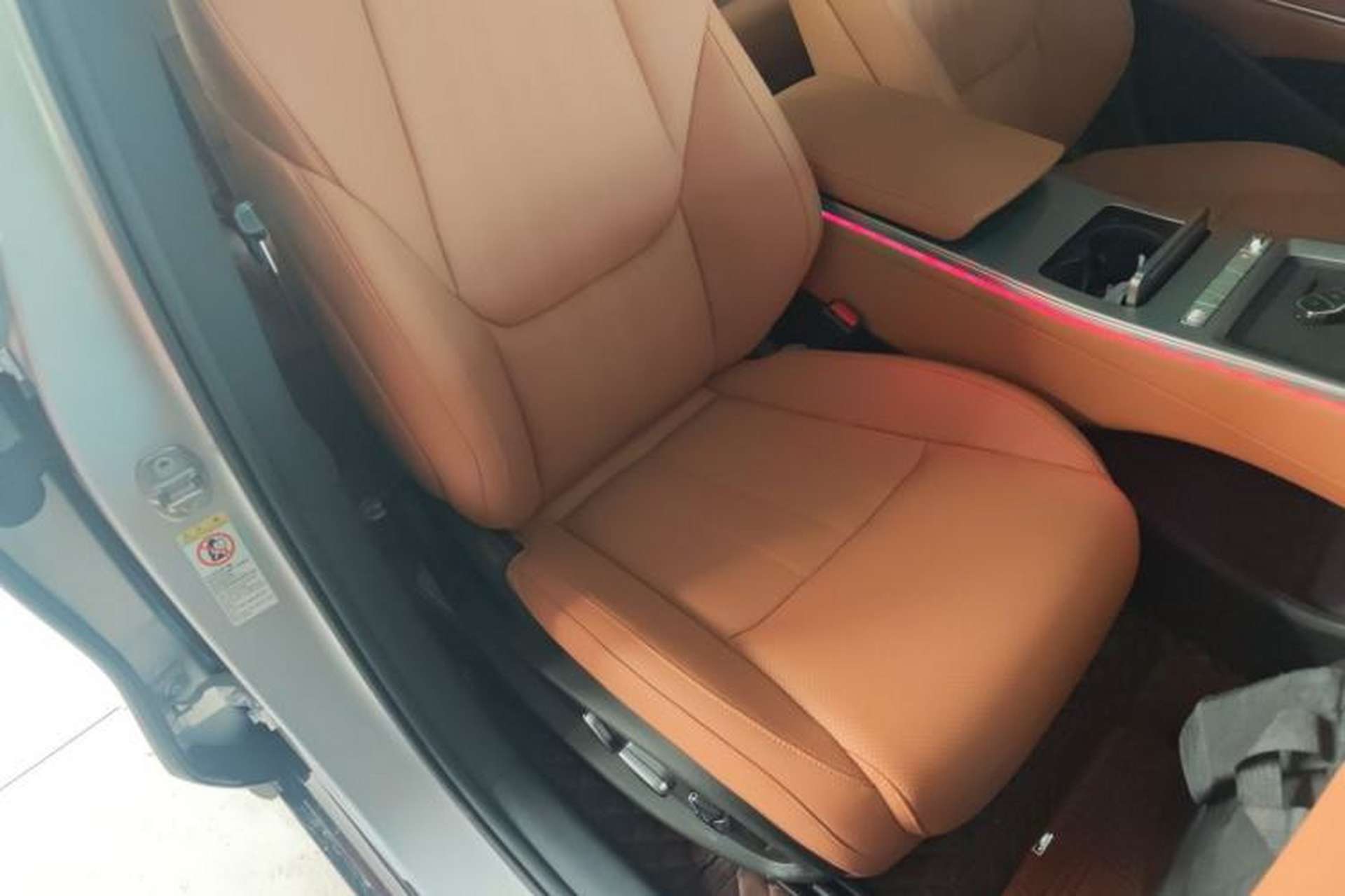 Used BYD Han L 2025 DM-i 200KM LiDAR Luxury Model Right Front Seat