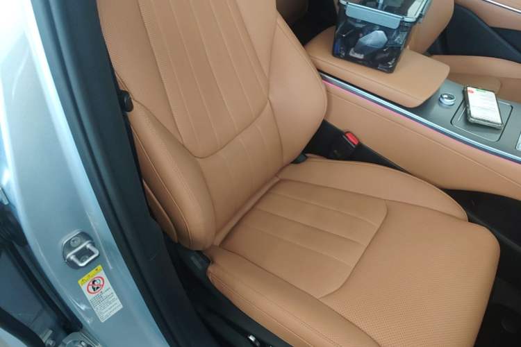 Used BYD Han L 2025 EV Four-Wheel Drive LiDAR Flagship Model Right Front Seat