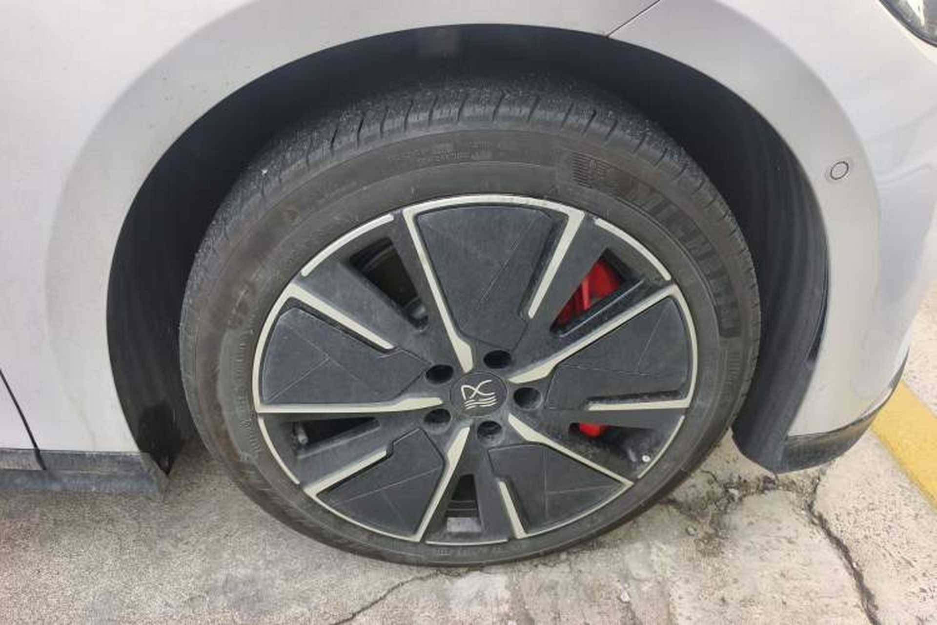 Used BYD Han L 2025 EV 701KM LiDAR Deluxe Edition Right Front Wheel Hub