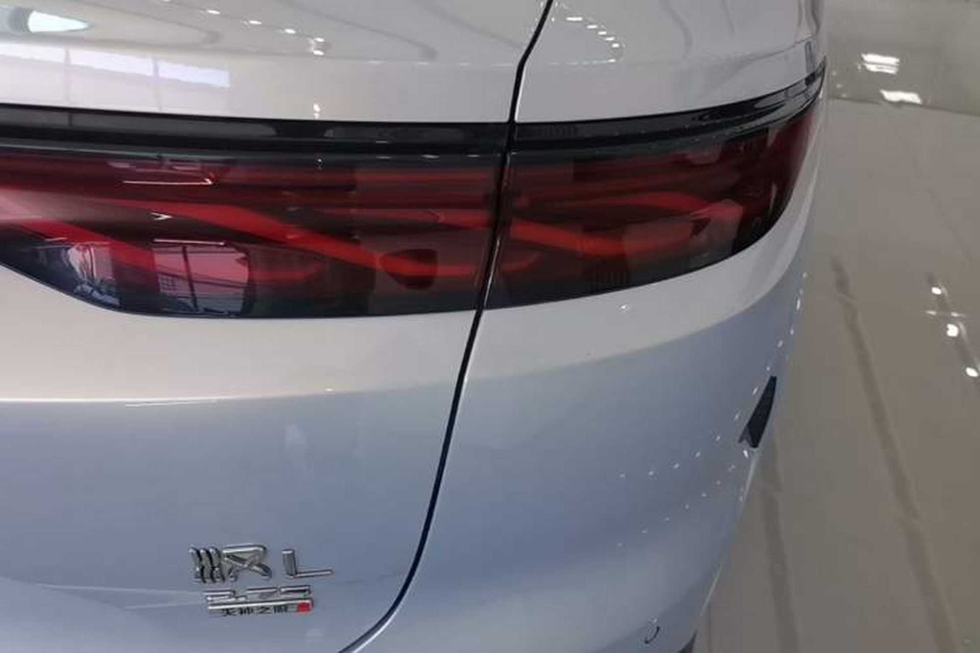 Used BYD Han L 2025 EV Four-Wheel Drive LiDAR Flagship Model Right Rear Taillight