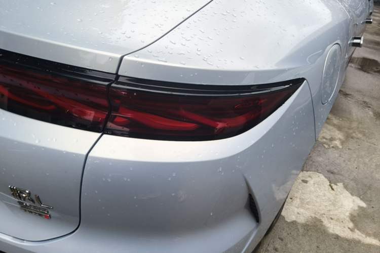 Used BYD Han L 2025 EV Four-Wheel Drive LiDAR Flagship Model Right Rear Taillight