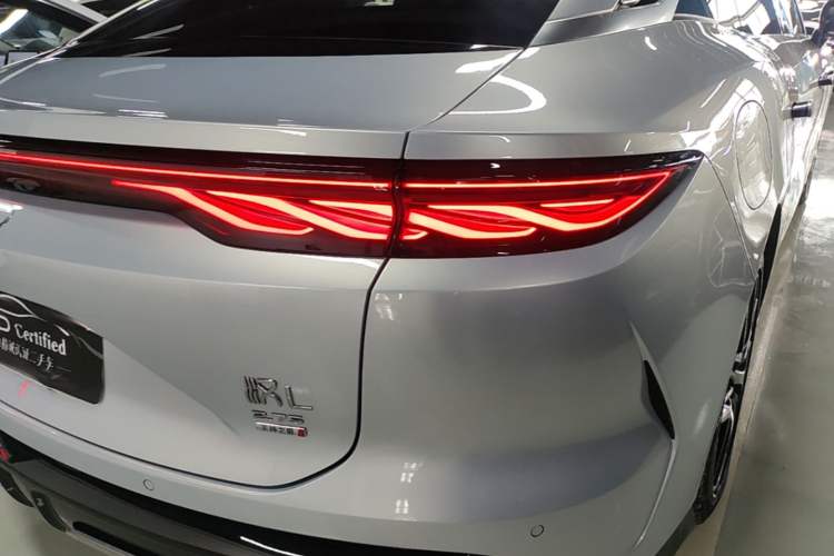 Used BYD Han L 2025 EV Four-Wheel Drive LiDAR Flagship Model Right Rear Taillight