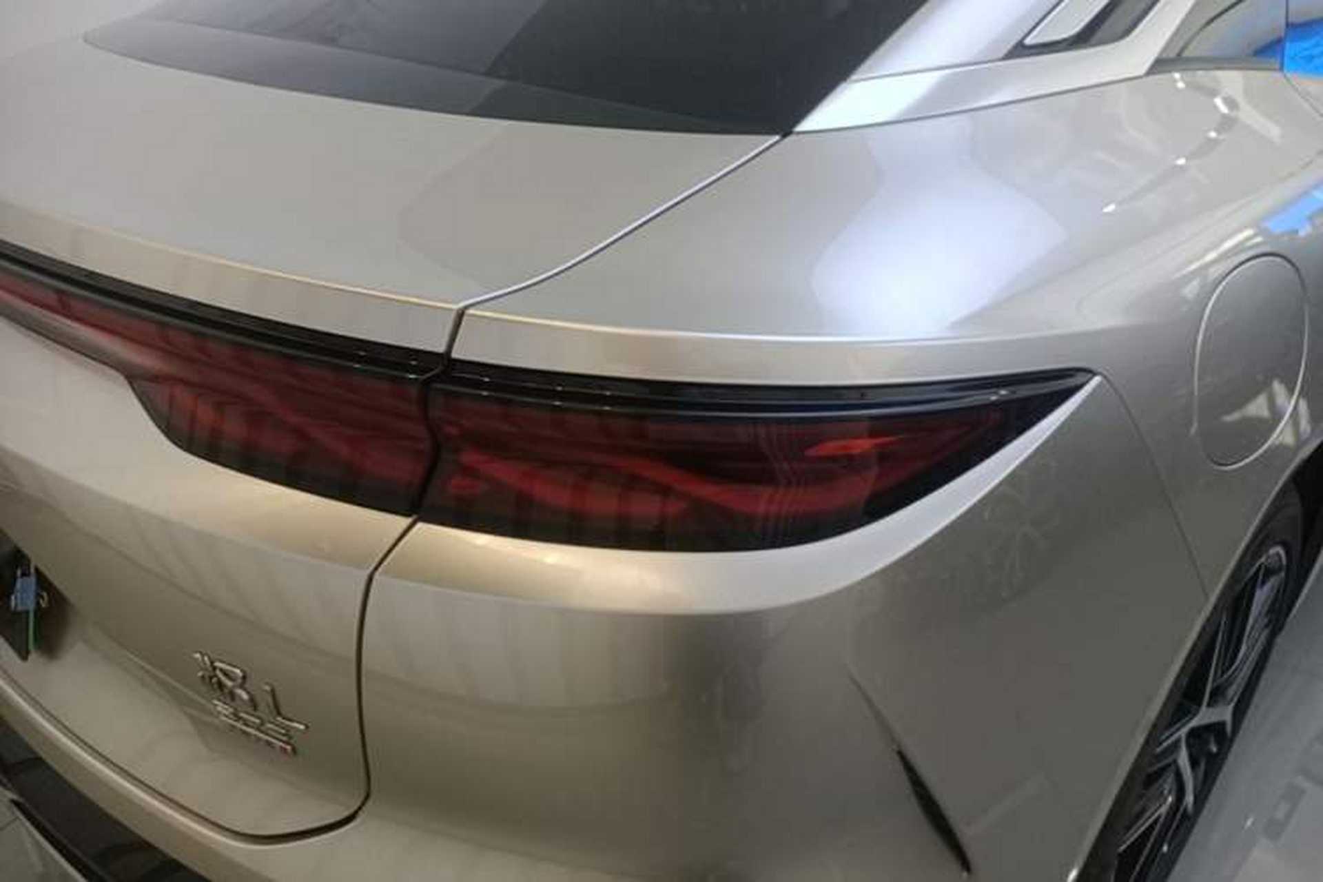 Used BYD Han L 2025 EV Four-Wheel Drive LiDAR Flagship Model Right Rear Taillight