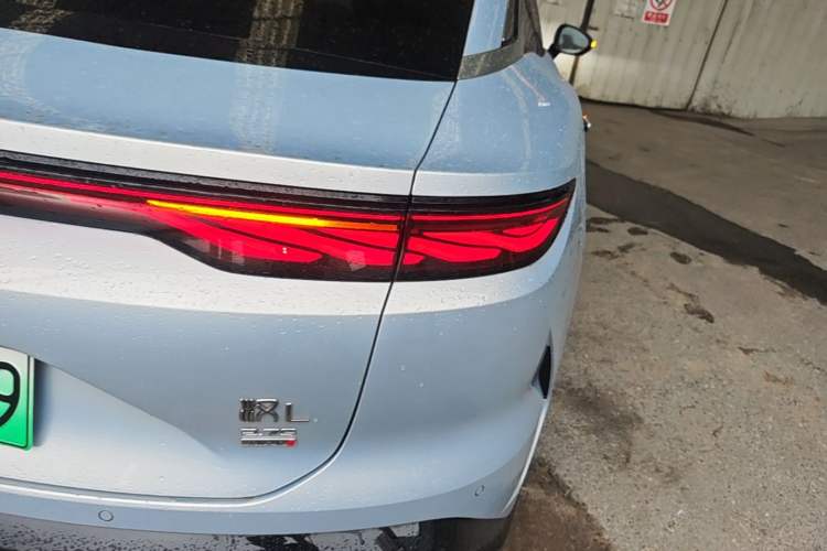 Used BYD Han L 2025 EV Four-Wheel Drive LiDAR Flagship Model Right Rear Taillight