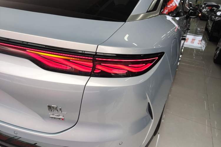 Used BYD Han L 2025 EV Four-Wheel Drive LiDAR Flagship Model Right Rear Taillight
