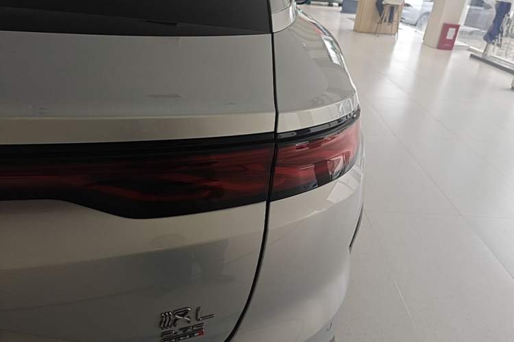 Used BYD Han L 2025 EV Four-Wheel Drive LiDAR Flagship Model Right Rear Taillight