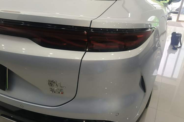 Used BYD Han L 2025 EV Four-Wheel Drive LiDAR Flagship Model Right Rear Taillight