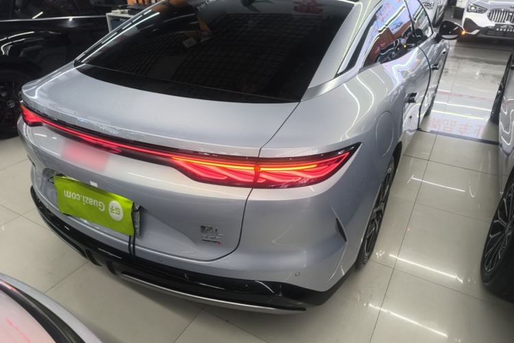 Used BYD Han L 2025 EV Four-Wheel Drive LiDAR Flagship Model Right Rear Taillight