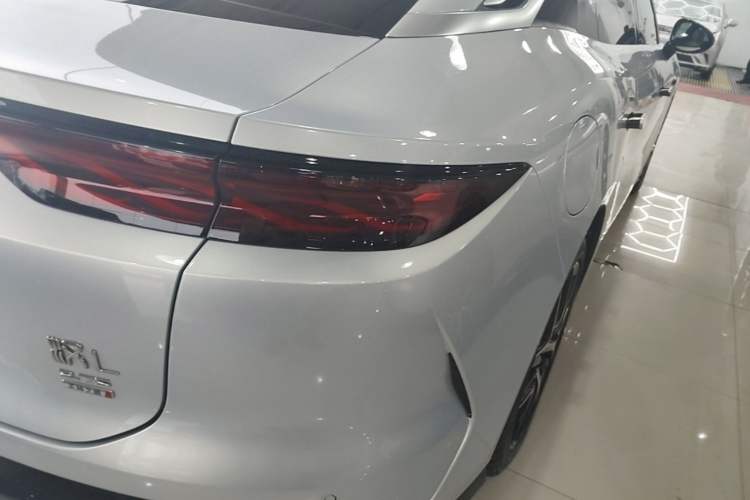 Used BYD Han L 2025 EV Four-Wheel Drive LiDAR Flagship Model Right Rear Taillight