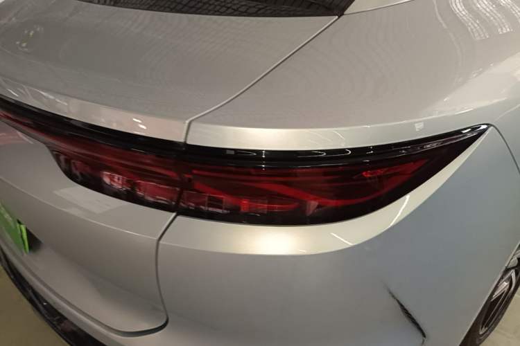 Used BYD Han L 2025 EV Four-Wheel Drive LiDAR Flagship Model Right Rear Taillight