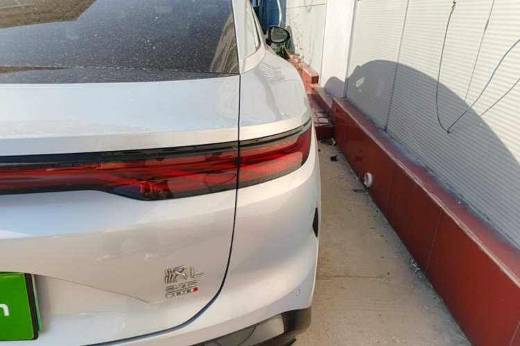 Used BYD Han L 2025 EV Four-Wheel Drive LiDAR Flagship Model Right Rear Taillight