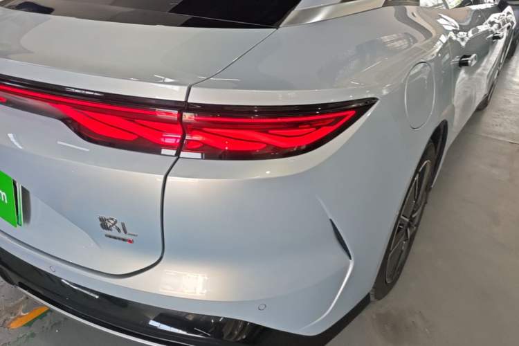 Used BYD Han L 2025 EV 701KM LiDAR Deluxe Edition Right Rear Taillight