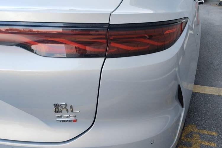 Used BYD Han L 2025 EV Four-Wheel Drive LiDAR Flagship Model Right Rear Taillight